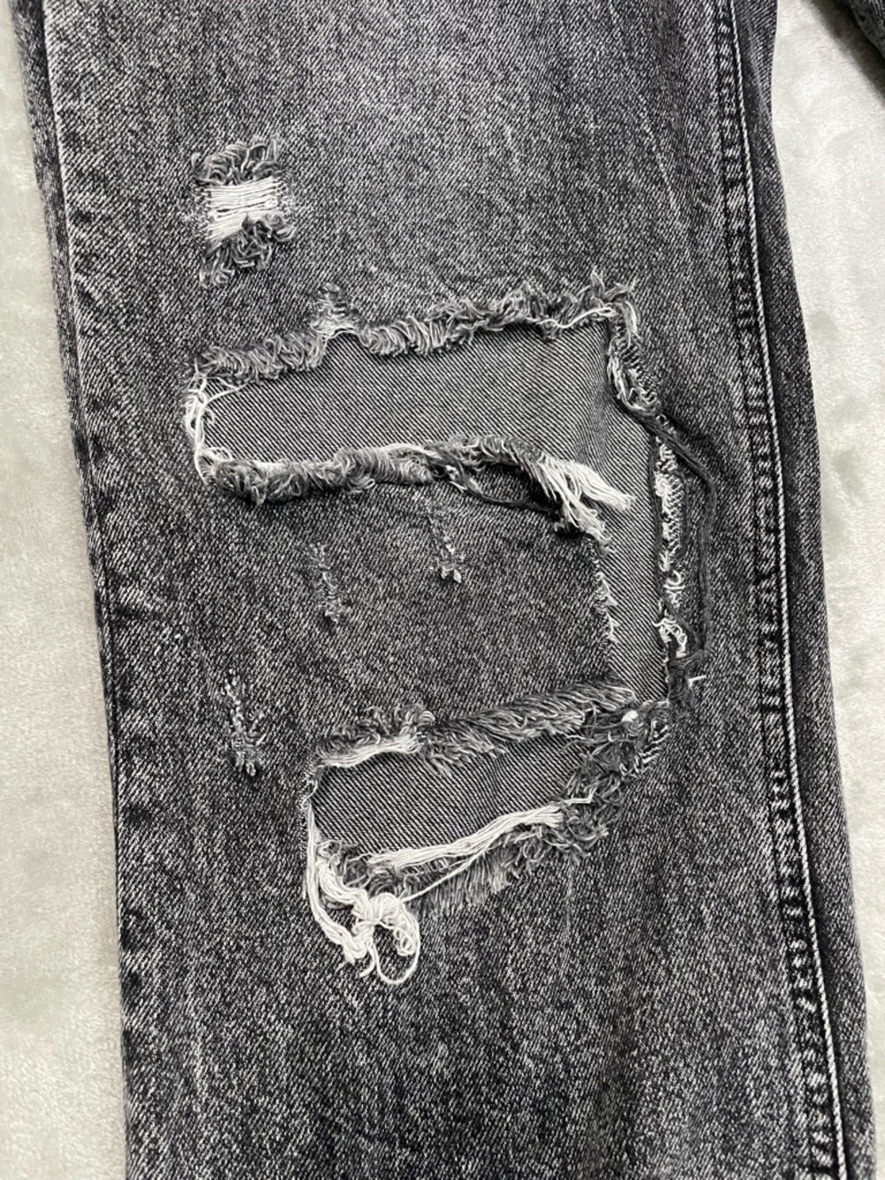 Simple Society Black Acid Wash Distressed Straight Leg Jeans Size 9/29 - Picture 3 of 11